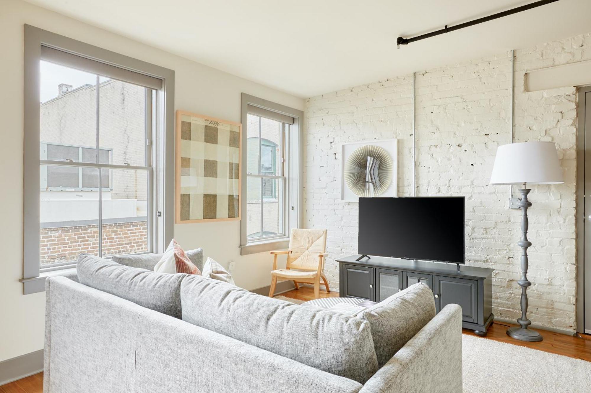 Sonder By Marriott Bonvoy The Broughton Apartments Historic District Savannah Room photo